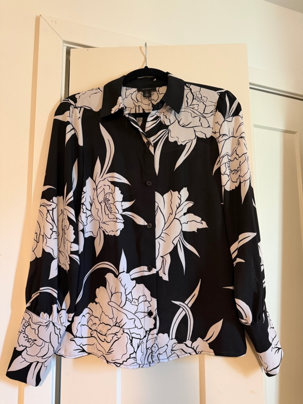 Halogen Black and White Floral Button-Up Blouse